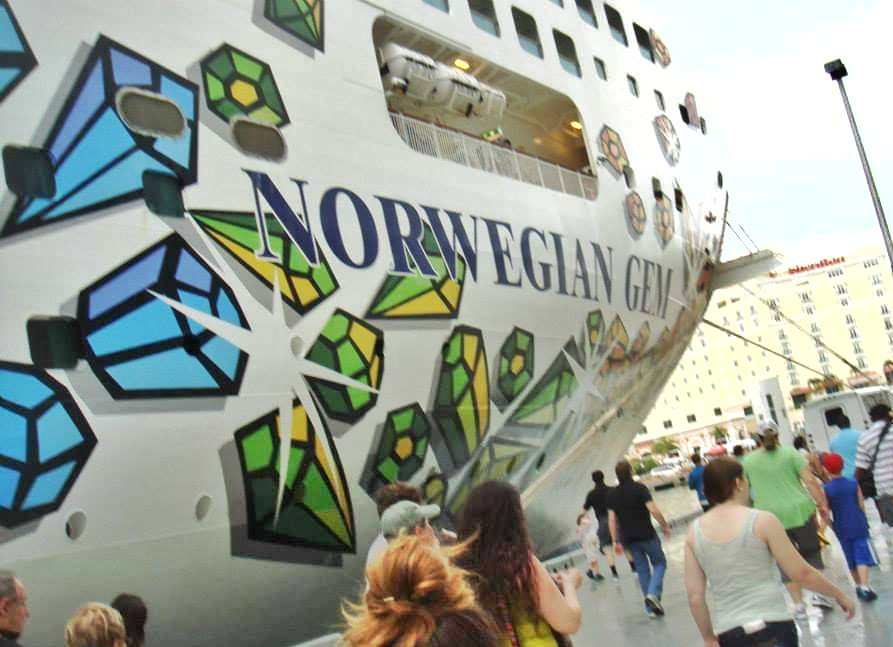 Norwegian Gem cruise ship at port