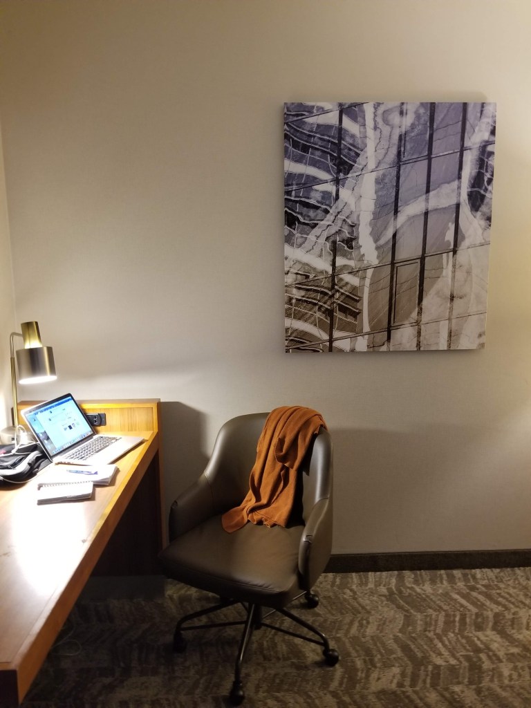 Springhill Suites by Marriot frankenmuth suite desk